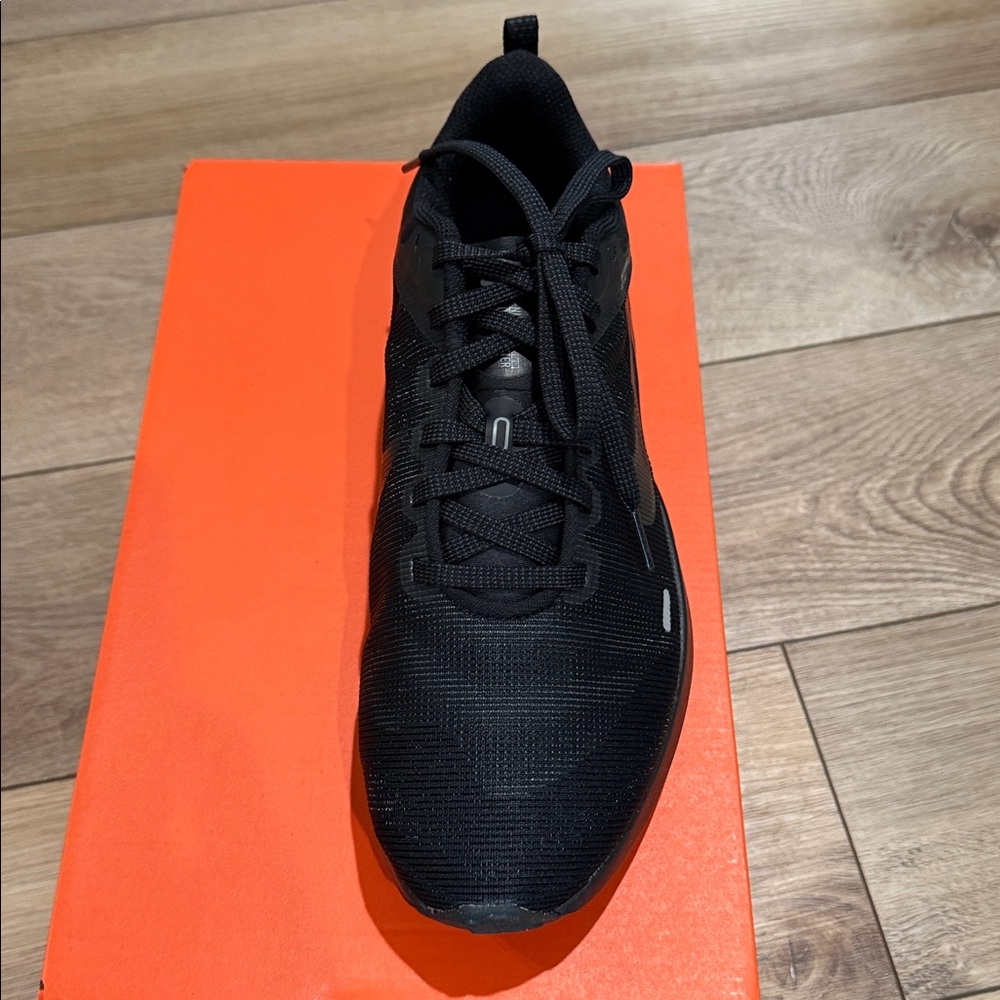NIB! Nike Downshifter 12 Running Shoes - women’s 9 - Picture 3 of 6